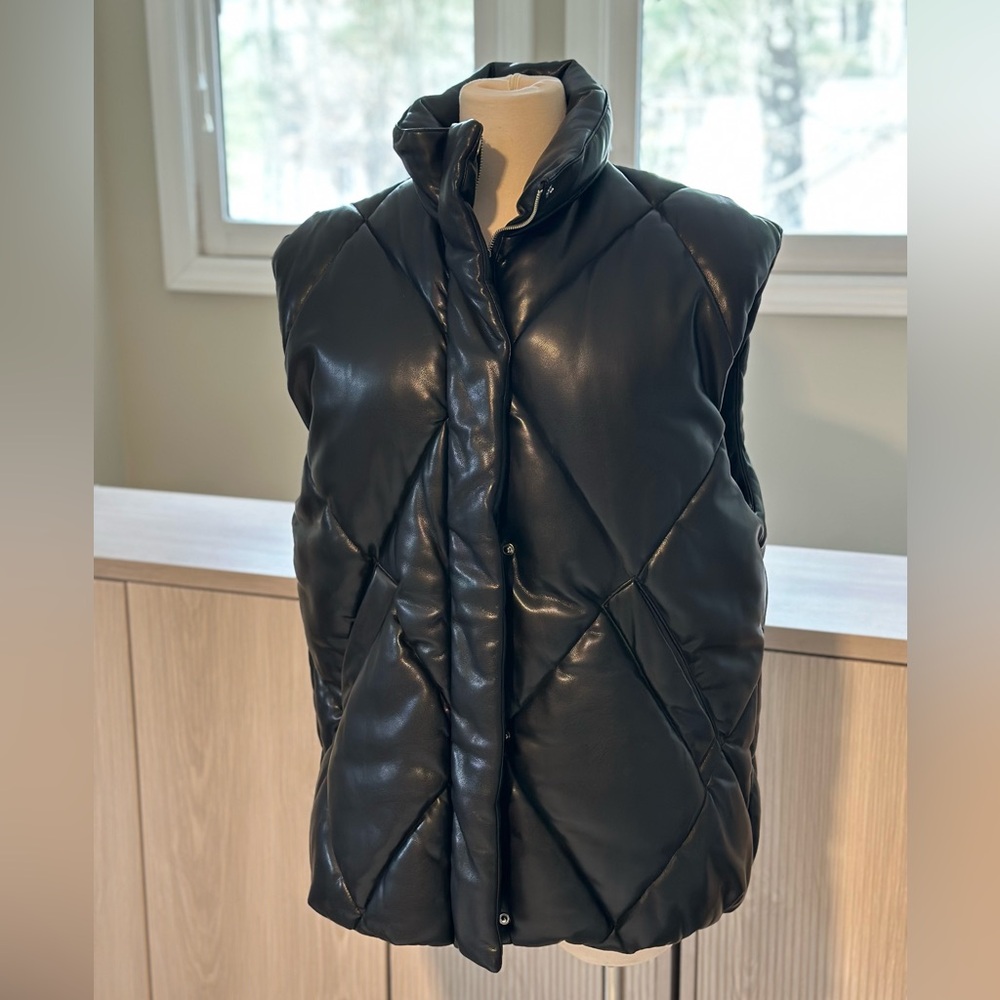 NWOT Abercrombie Quilted Puffer Vest‎